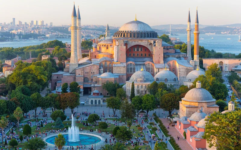 Ayasofya-_Camii-_Istanbul.jpg