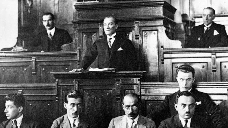 Türkiye'de Cumhuriyetin İlanı (29 Ekim 1923)