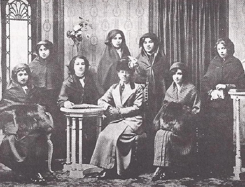 Nuriye Ulviye Mevlan Civelek - Osmanlı'da İlk Müslüman Kadın Örgütünü Kuran Kadın