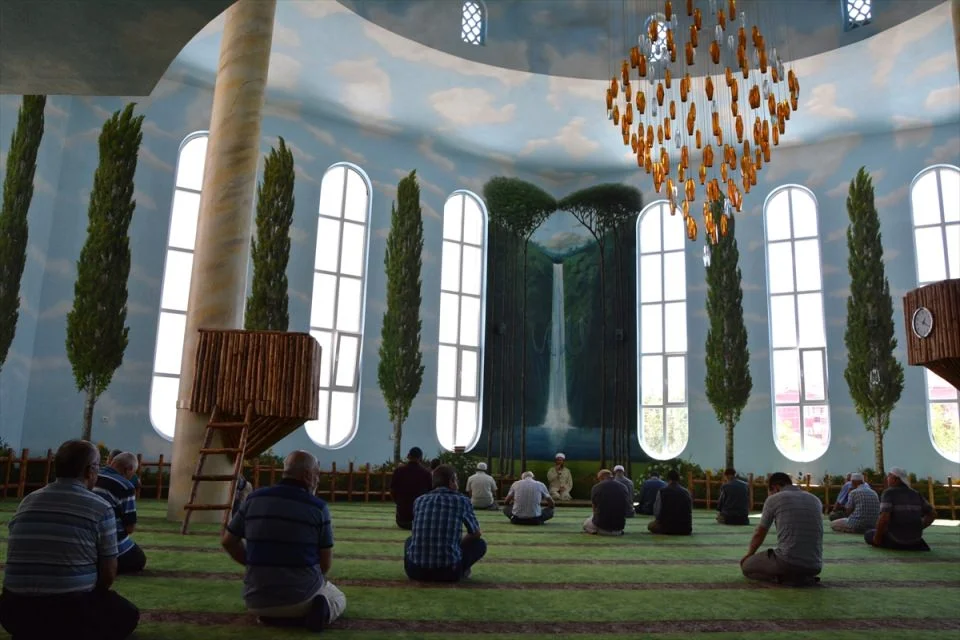 kirsehir-hamidiye-camii-3.jpg