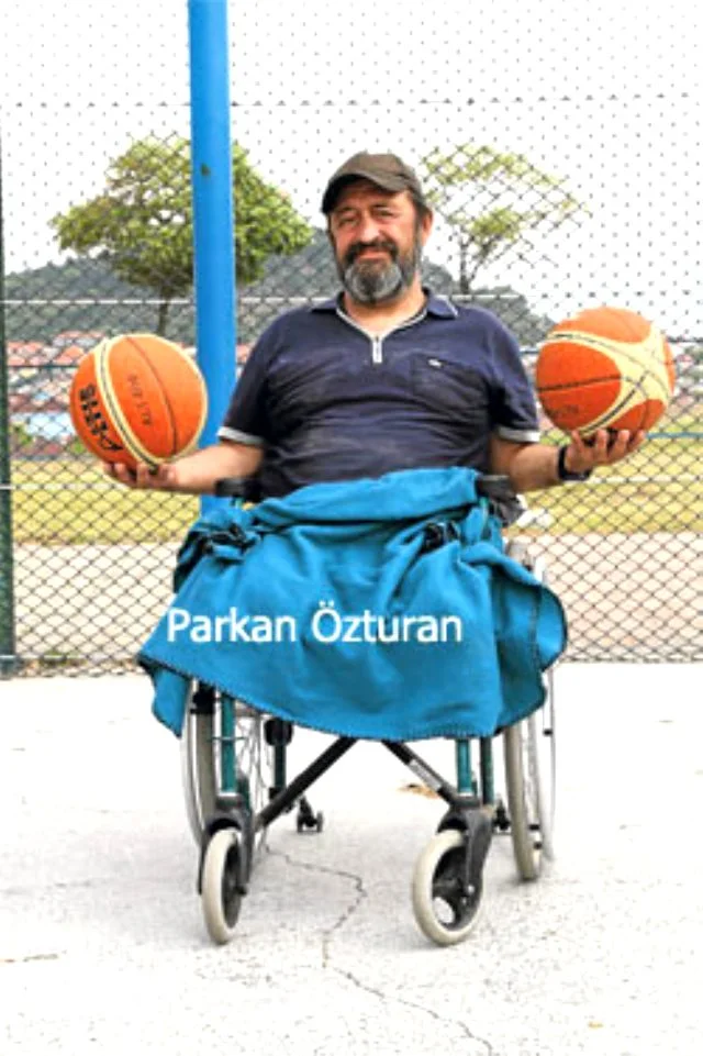 u-parkan-ozturan-hayatini-kaybetti-12243938_7680_m.jpg