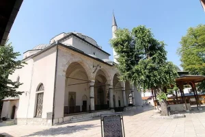 husrev-bey-camii.webp