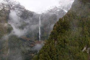 sutherland-_elalesi-yeni-zelanda.webp