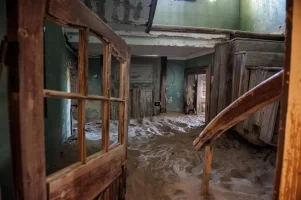 kolmanskop-namibya.webp