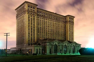 michigan-merkez-istasyonu-detroit.webp