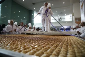 Guinness Dünyanın En Büyük Baklava Rekoru Ankara'da Kırıldı