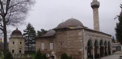 ishak-bey-camii-makedonya.webp