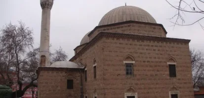 huseyin-kethuda-camii-kosova.webp