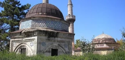 evrenos-yakup-bey-camii-kosova.webp