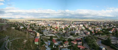 Kars_Panorama529eff49c2e921b5.webp