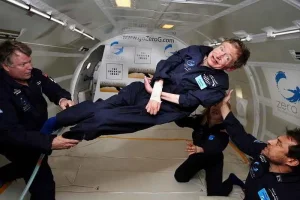 Stephen Hawking yerçekimsiz ortamda