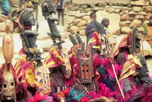 90114dogon.webp