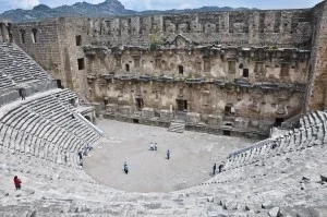 Aspendos : Tarihten bu güne nefes kesen şehir