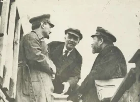 Troçki, Lenin ve Kamenev, 5 Mayıs 1919