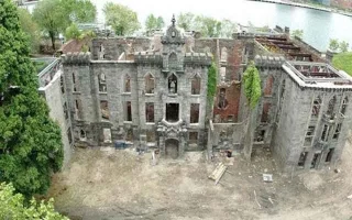 Renwick Hastanesi, Roosevelt Island, New York