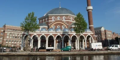 Hollanda'da bir Camii