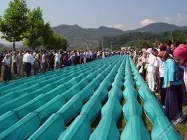 Katledilen 505 Bosnalı Müslüman'ın defnedilişi