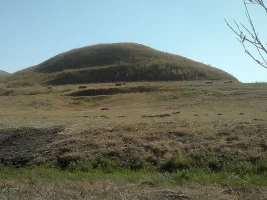 Erzurum merkez ilçe Aziziye'ye bağlı Alaca köyündeki eski dönemlere ait Alacahöyük 