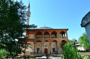 Malatya’nın Arapgir ilçesinin Osmanpaşa Mahallesi’nde yer alan tarihi Gümrükçü Osman Paşa Camisi 