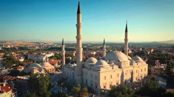 Üç Şerefeli Cami