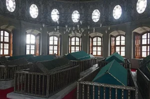 Nakş-î Dil Valide Sultan'nın defin yeri İstanbul Fatih'deki Fatih Camii avlusunda bulunan Nakş-î Dil Valide Sultan Türbesi'ndedir.