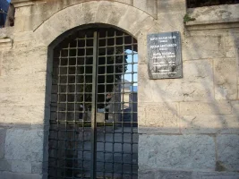 Sultan Abdülmecid'in türbesi Fatih'te Yavuz Selim Camii'ndedir. 