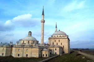 Osmanlılar döneminde hastane olarak da kullanılan II. Beyazıt Külliyesi 