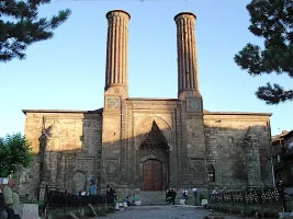 Çifte Minareli Medrese 