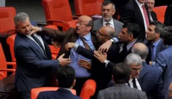 Milletvekillerinin stresini azaltmak için Meclis zeminine anti-statik halı ve bakır tel döşendi