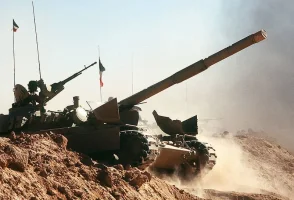 Çöl Kalkanı Operasyonu sırasında bir Kuveyt M-84 tankı.