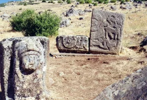 Bir araba kabartması