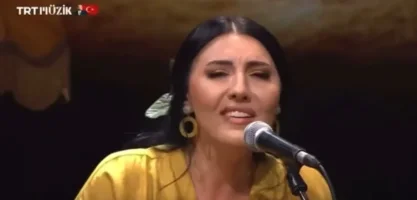 Burcu Göktürk - Evlerinin Önü Handır