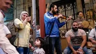 Suriyeli Sokak Sanatçılarından Duygulu "Vatanım" (Mawtini) Şarkısı