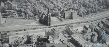 berlin_duvari_zpsc15e01a1.webp