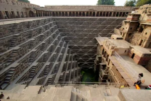 Hindistan’daki ilginç su kuyusu Chand Baori