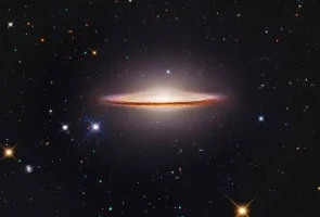 m104-sombrero-galaksisi.webp
