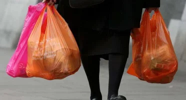 Hollanda'da Alışveriş Yaparken Dağıtılan Bedava Plastik Poşetler Yasaklanıyor