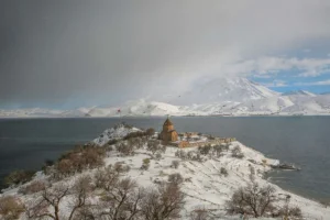 Akdamar Adası'nda Kış Güzelliği