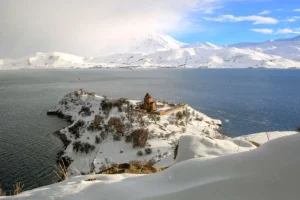 akdamar-adasinda-kis-guzelligi-6.webp