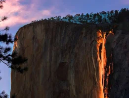 Yosemite Ateş Şelalesi (Horsetail Şelalesi)